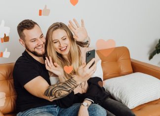 77 mesaje dulci pentru a-l face sa zambeasca