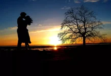 195 de mesaje romantice de noapte buna pentru partenera ta